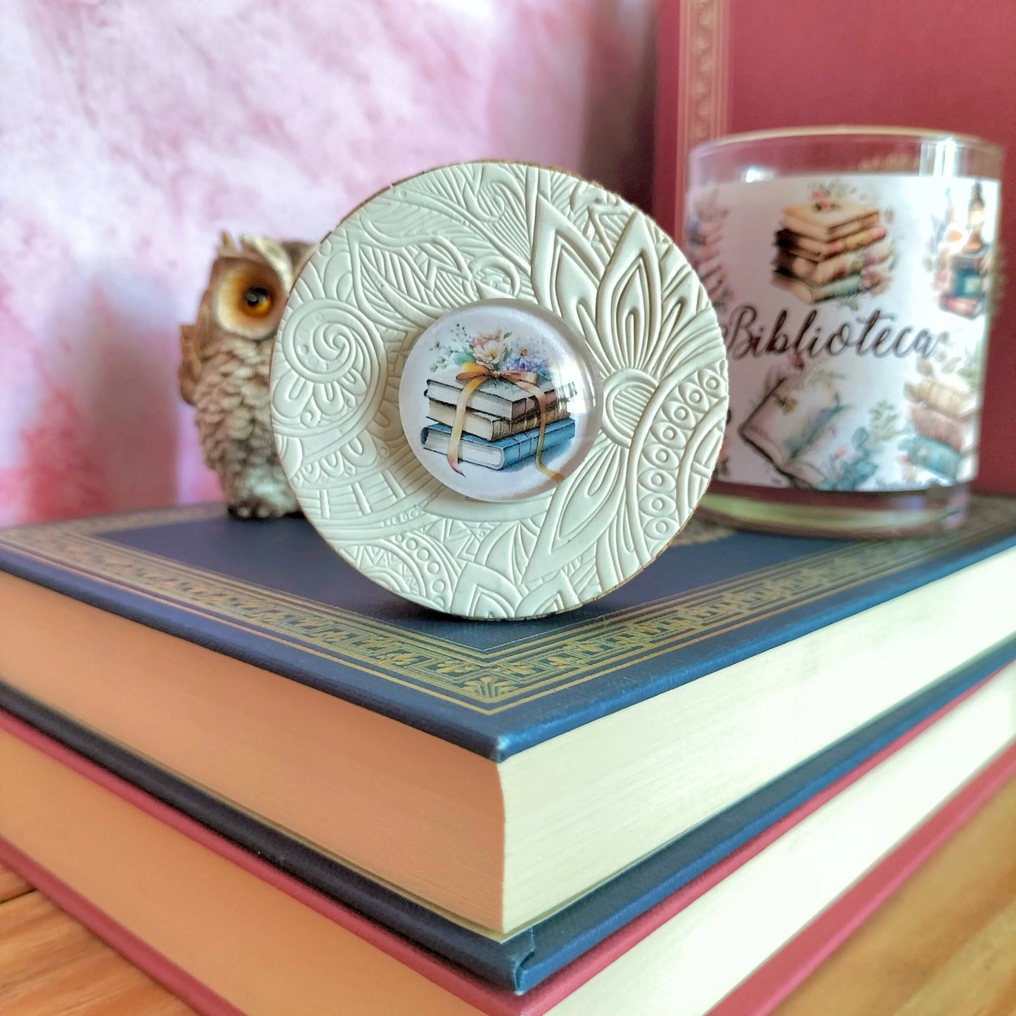 Tapa de la vela aromatica literaria Biblioteca con aroma a libros antiguos